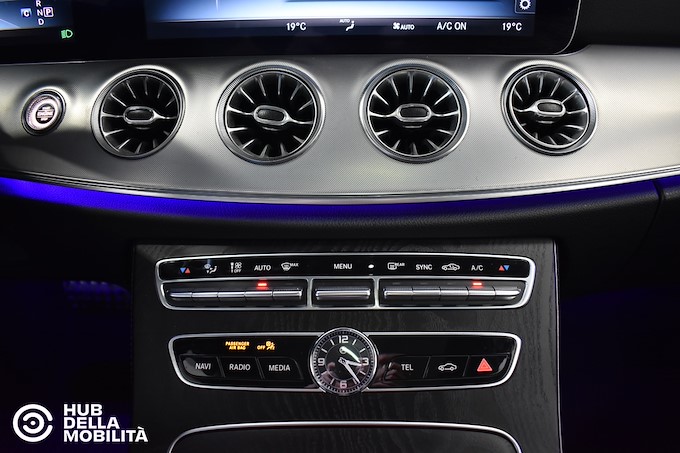 MERCEDES-BENZ E 220 d AMG-Line